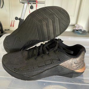 Nike Metcon 5 MEDAL STRONG Black Rose Gold Women's Size 9